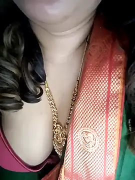 Snapshot of Leo_shreya_888 chatting on January 4, 11:27 pm Leo shreya 888 online show from January 4, 11:27 pm