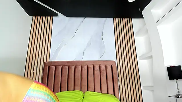 Snapshot of ChloeParkss_ chatting on February 6, 1:21 pm ChloeParkss online show from February 6, 1:21 pm