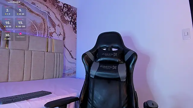 Snapshot of ChloeParkss_ chatting on December 16, 8:14 pm ChloeParkss online show from December 16, 8:14 pm