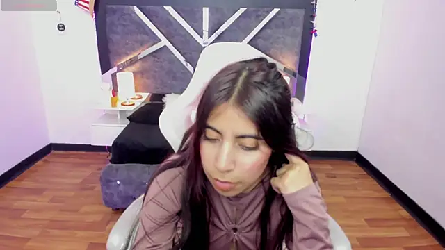 Snapshot of lunitaa18 chatting on February 10, 9:25 pm lunitaa18 online show from February 10, 9:25 pm