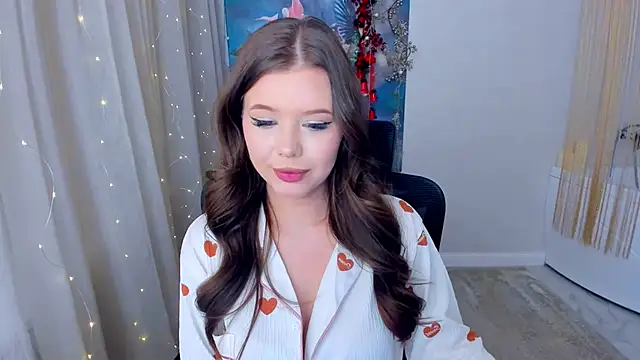 Snapshot of FollowLovee chatting on December 31, 3:45 am FollowLovee online show from December 31, 3:45 am