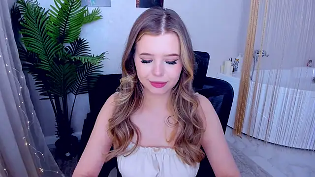 Snapshot of FollowLovee chatting on February 15, 6:12 pm FollowLovee online show from February 15, 6:12 pm