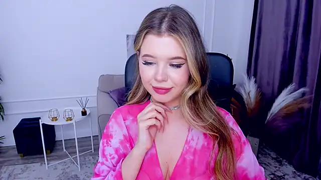 Snapshot of FollowLovee chatting on March 13, 2:16 am FollowLovee online show from March 13, 2:16 am