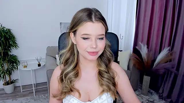 Snapshot of FollowLovee chatting on March 15, 12:45 pm FollowLovee online show from March 15, 12:45 pm