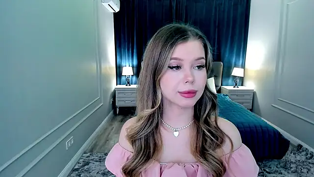 Snapshot of FollowLovee chatting on October 5, 7:56 pm FollowLovee online show from October 5, 7:56 pm