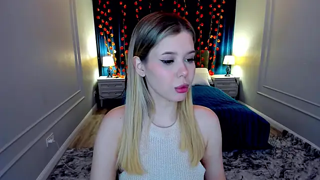 Snapshot of FollowLovee chatting on November 16, 7:52 pm FollowLovee online show from November 16, 7:52 pm