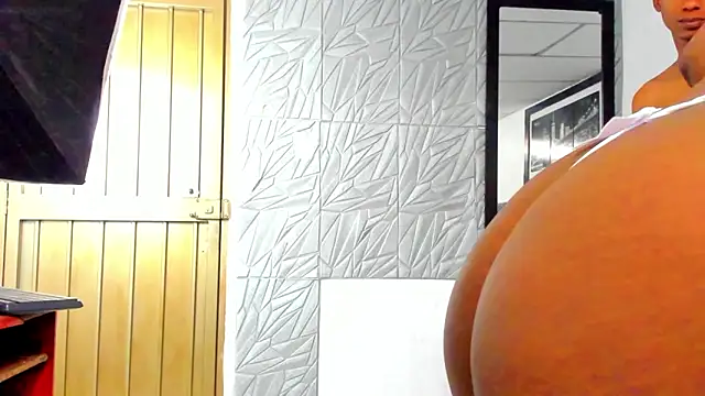 EvaxEmma online show from January 23, 1:24 pm