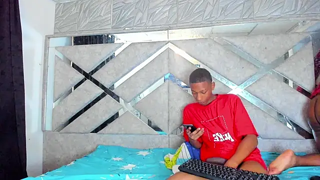 EvaxEmma online show from February 28, 3:59 pm