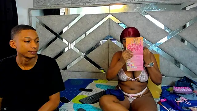 EvaxEmma online show from March 22, 1:52 pm