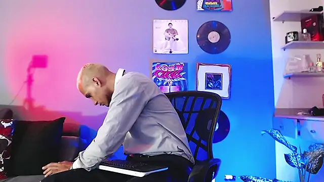 MagnusFrost online show from January 18, 6:56 am