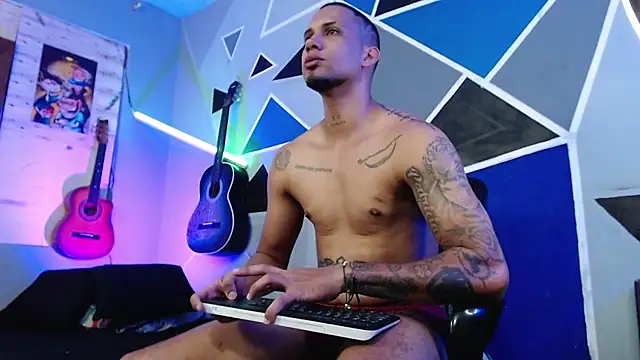 MagnusFrost online show from October 6, 8:39 pm