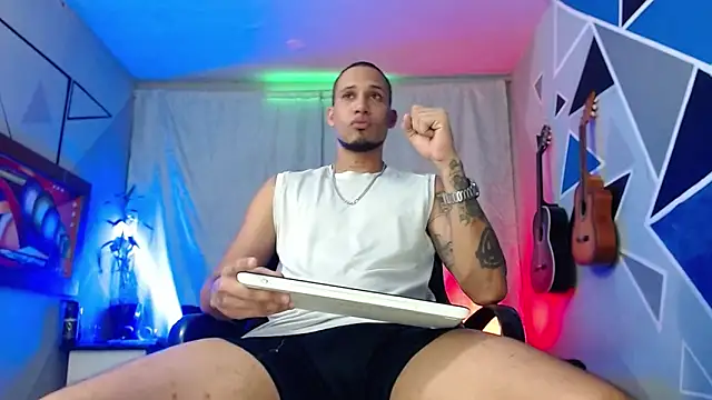 MagnusFrost online show from February 4, 7:31 pm