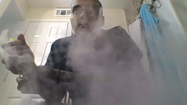 Snapshot of Houstonslong1 chatting on December 18, 6:10 am Houstonslong1 online show from December 18, 6:10 am