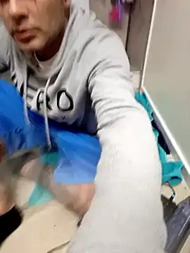 Snapshot of Houstonslong1 chatting on December 29, 3:24 pm Houstonslong1 online show from December 29, 3:24 pm