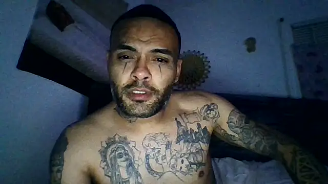 Snapshot of Houstonslong1 chatting on January 16, 4:38 am Houstonslong1 online show from January 16, 4:38 am