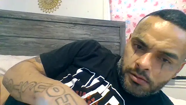 Snapshot of Houstonslong1 chatting on January 18, 3:27 pm Houstonslong1 online show from January 18, 3:27 pm