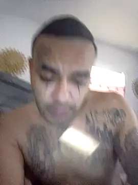 Snapshot of Houstonslong1 chatting on January 24, 3:24 pm Houstonslong1 online show from January 24, 3:24 pm