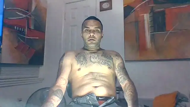 Snapshot of Houstonslong1 chatting on January 25, 6:01 am Houstonslong1 online show from January 25, 6:01 am