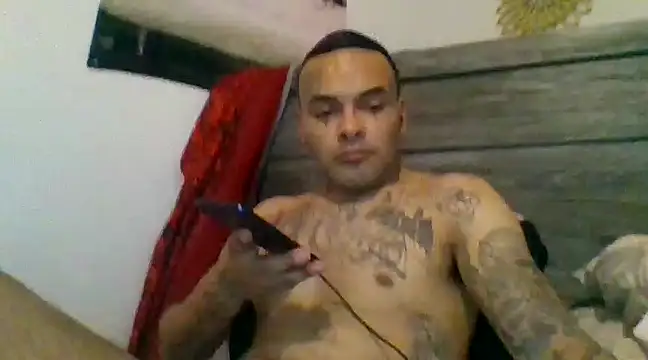 Snapshot of Houstonslong1 chatting on January 27, 1:30 pm Houstonslong1 online show from January 27, 1:30 pm