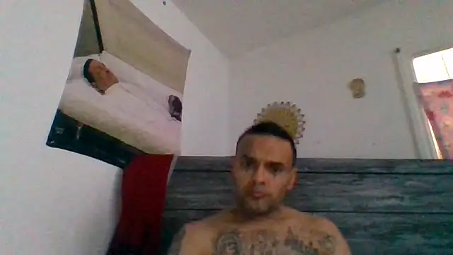 Snapshot of Houstonslong1 chatting on January 28, 8:26 pm Houstonslong1 online show from January 28, 8:26 pm