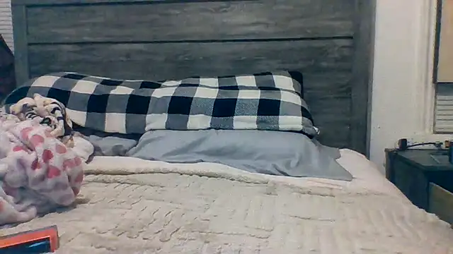 Snapshot of Houstonslong1 chatting on February 23, 4:39 am Houstonslong1 online show from February 23, 4:39 am