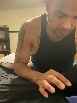 Snapshot of Houstonslong1 chatting on November 22, 5:06 am Houstonslong1 online show from November 22, 5:06 am