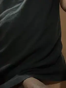 Snapshot of Luis455gomez chatting on February 17, 2:08 am Luis455gomez online show from February 17, 2:08 am