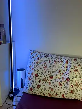 yaprakmericc online show from November 4, 7:46 pm