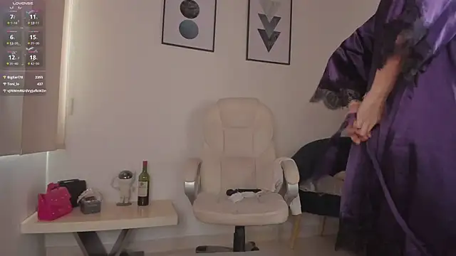 LynnSam  online show from March 16, 6:23 pm