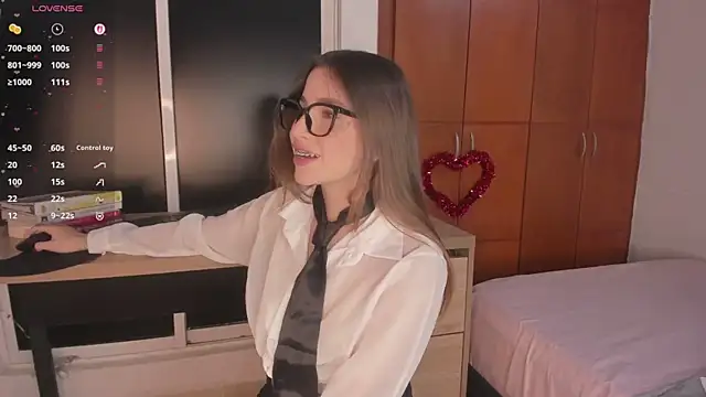 LynnSam  online show from February 13, 1:12 am