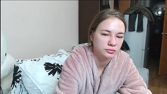 leila bambi  online show from December 27, 8:18 pm