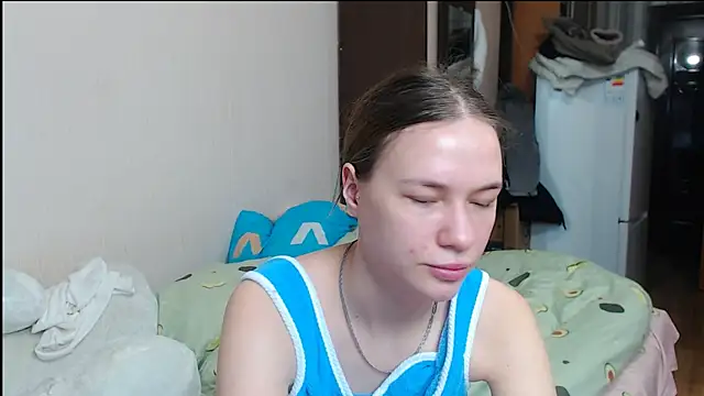 leila bambi  online show from January 15, 1:20 pm