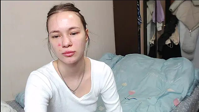 leila bambi  online show from February 6, 10:26 am