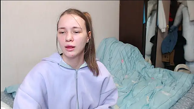 leila bambi  online show from February 20, 2:51 am