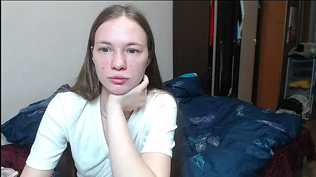 leila bambi  online show from March 14, 9:54 pm