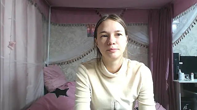 leila bambi  online show from December 1, 6:46 pm