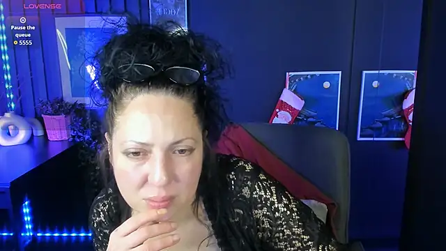 Anita Muse online show from January 11, 2:00 pm