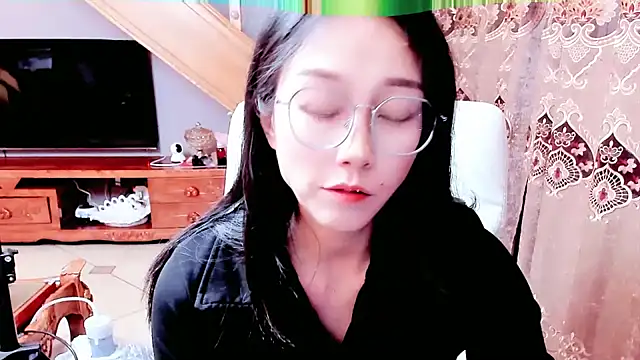 Snapshot of NIAN-er chatting on December 31, 5:51 pm NIAN-er online show from December 31, 5:51 pm