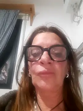 gildamilf online show from April 10, 9:30 pm