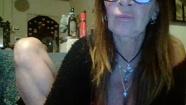 Snapshot of gildamilf chatting on May 6, 7:08 pm gildamilf online show from May 6, 7:08 pm