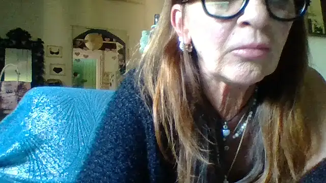 Snapshot of gildamilf chatting on May 15, 2:35 pm gildamilf online show from May 15, 2:35 pm