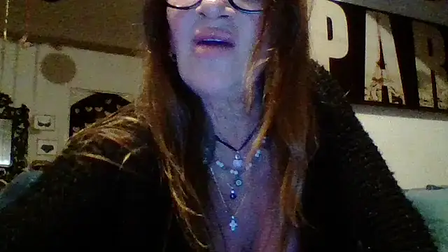 Snapshot of gildamilf chatting on May 20, 7:42 pm gildamilf online show from May 20, 7:42 pm