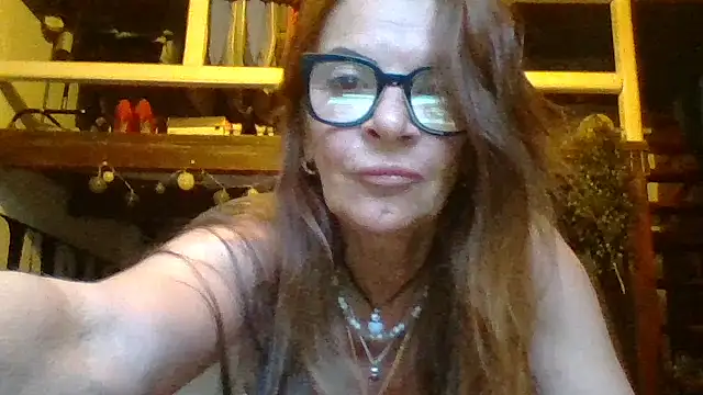 Snapshot of gildamilf chatting on June 1, 7:04 pm gildamilf online show from June 1, 7:04 pm