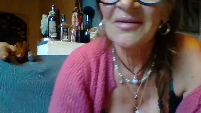 Snapshot of gildamilf chatting on June 5, 6:46 pm gildamilf online show from June 5, 6:46 pm