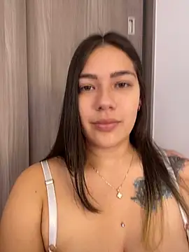 Snapshot of Latina_vanessa chatting on December 18, 8:14 pm Latina vanessa online show from December 18, 8:14 pm