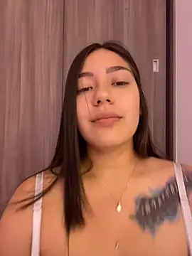 Snapshot of Latina_vanessa chatting on December 28, 4:30 am Latina vanessa online show from December 28, 4:30 am