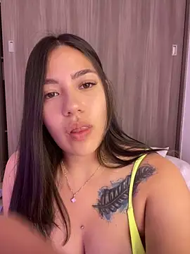 Snapshot of Latina_vanessa chatting on January 11, 12:33 am Latina vanessa online show from January 11, 12:33 am