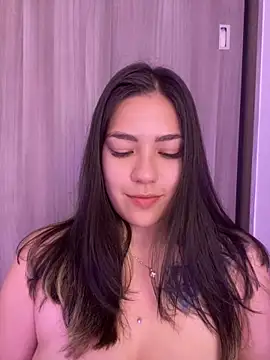 Snapshot of Latina_vanessa chatting on January 12, 5:45 am Latina vanessa online show from January 12, 5:45 am