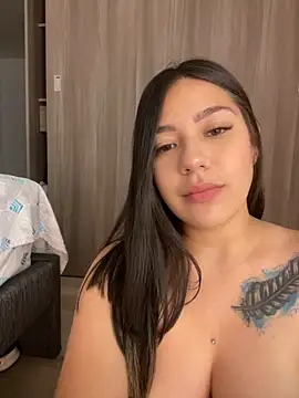 Snapshot of Latina_vanessa chatting on January 29, 12:33 am Latina vanessa online show from January 29, 12:33 am