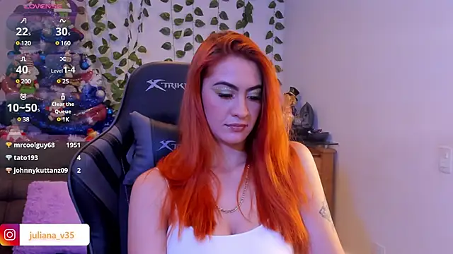 Snapshot of Amypond__ chatting on December 6, 3:41 am Amypond online show from December 6, 3:41 am